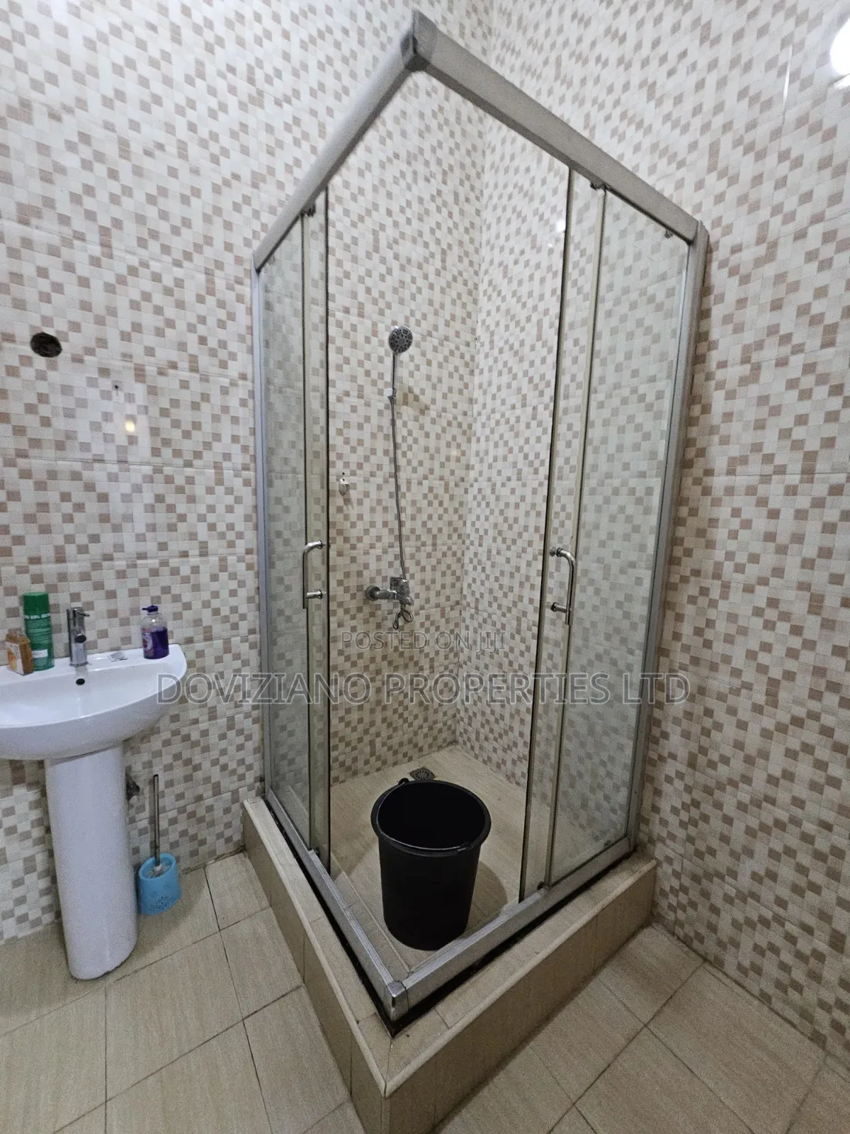 3bdrm Apartment in Ikeja GRA for rent