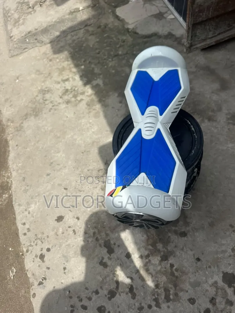 8.5 Inches Hoverboard With Bluetooth Connectivity