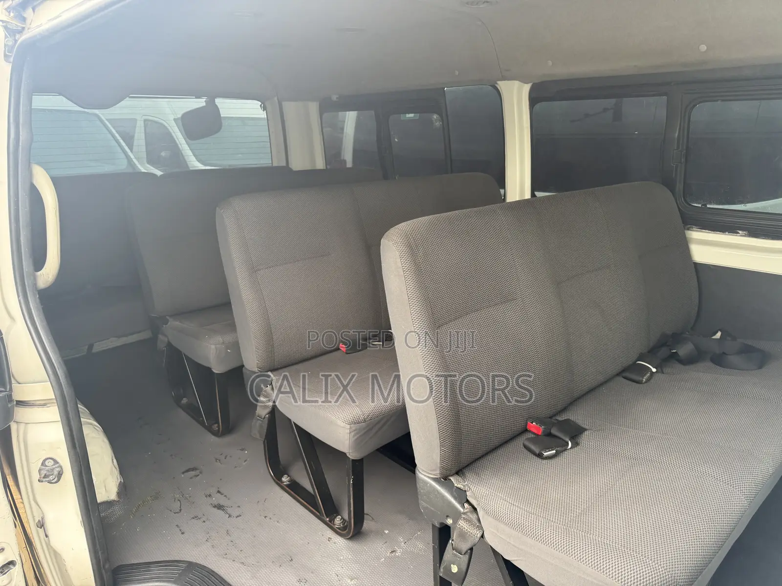 Toyota HiAce 2015 White
