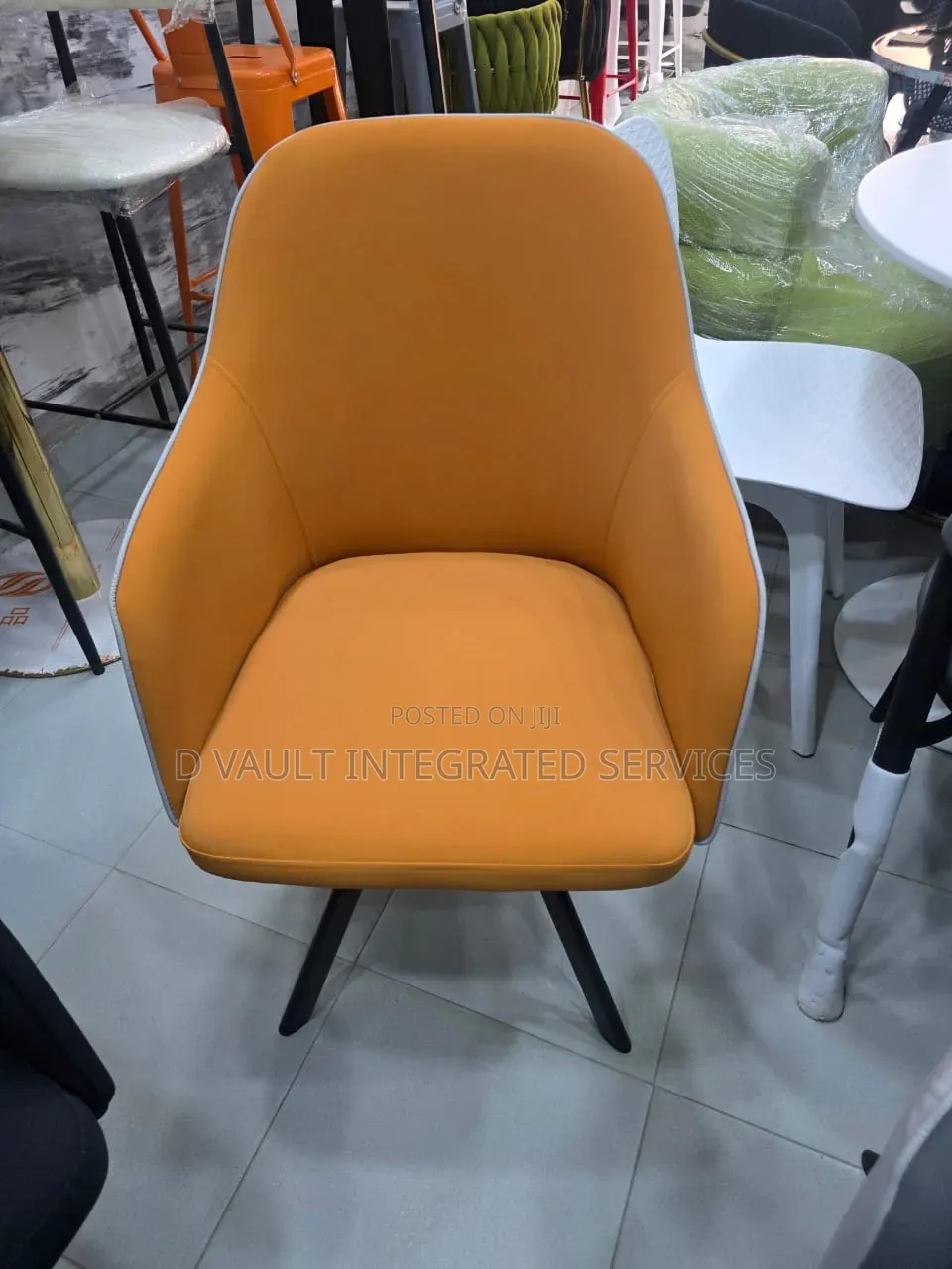 Accent Chair / Modern Visitors Chair