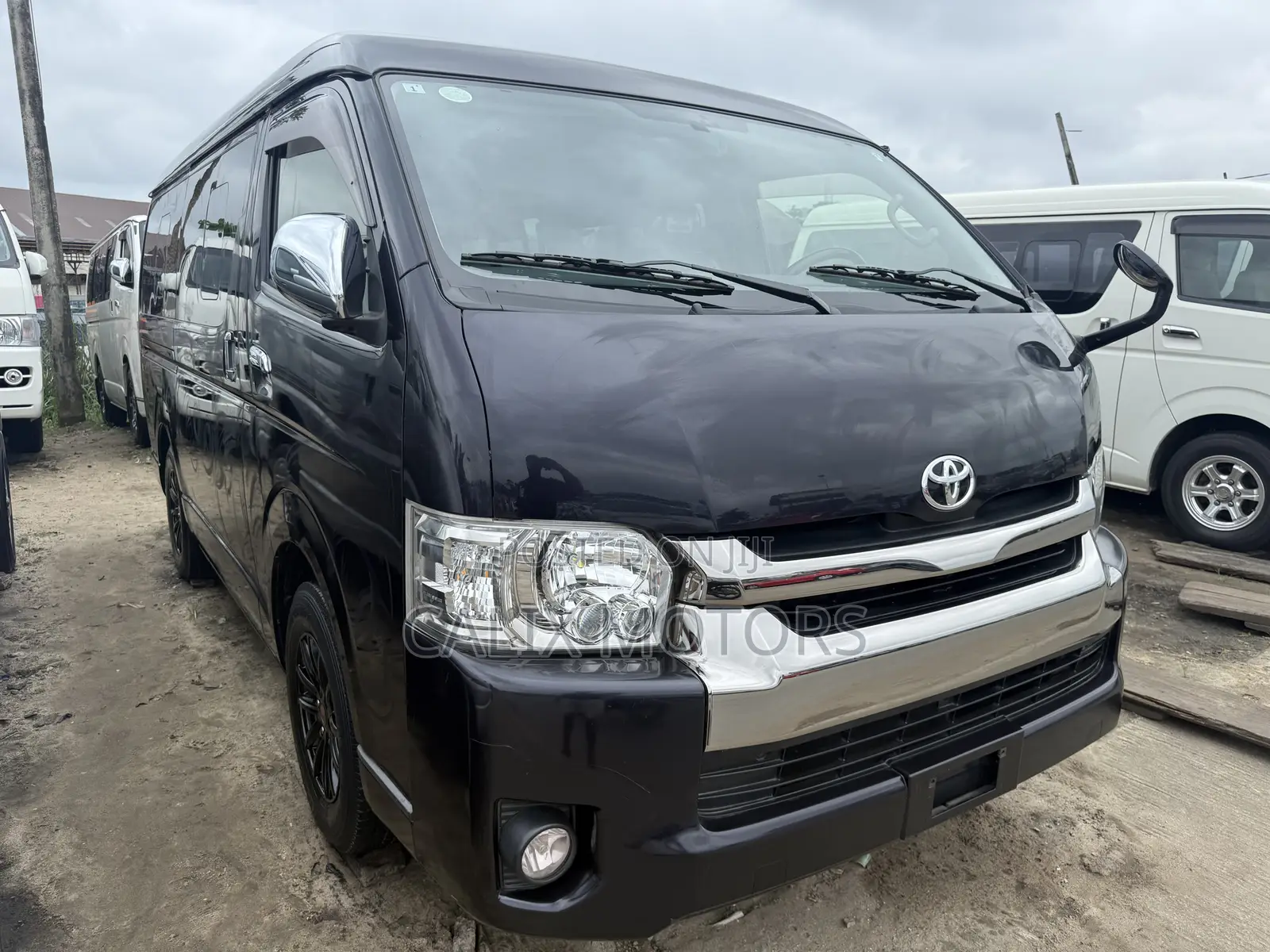 Toyota HiAce 2016 Black