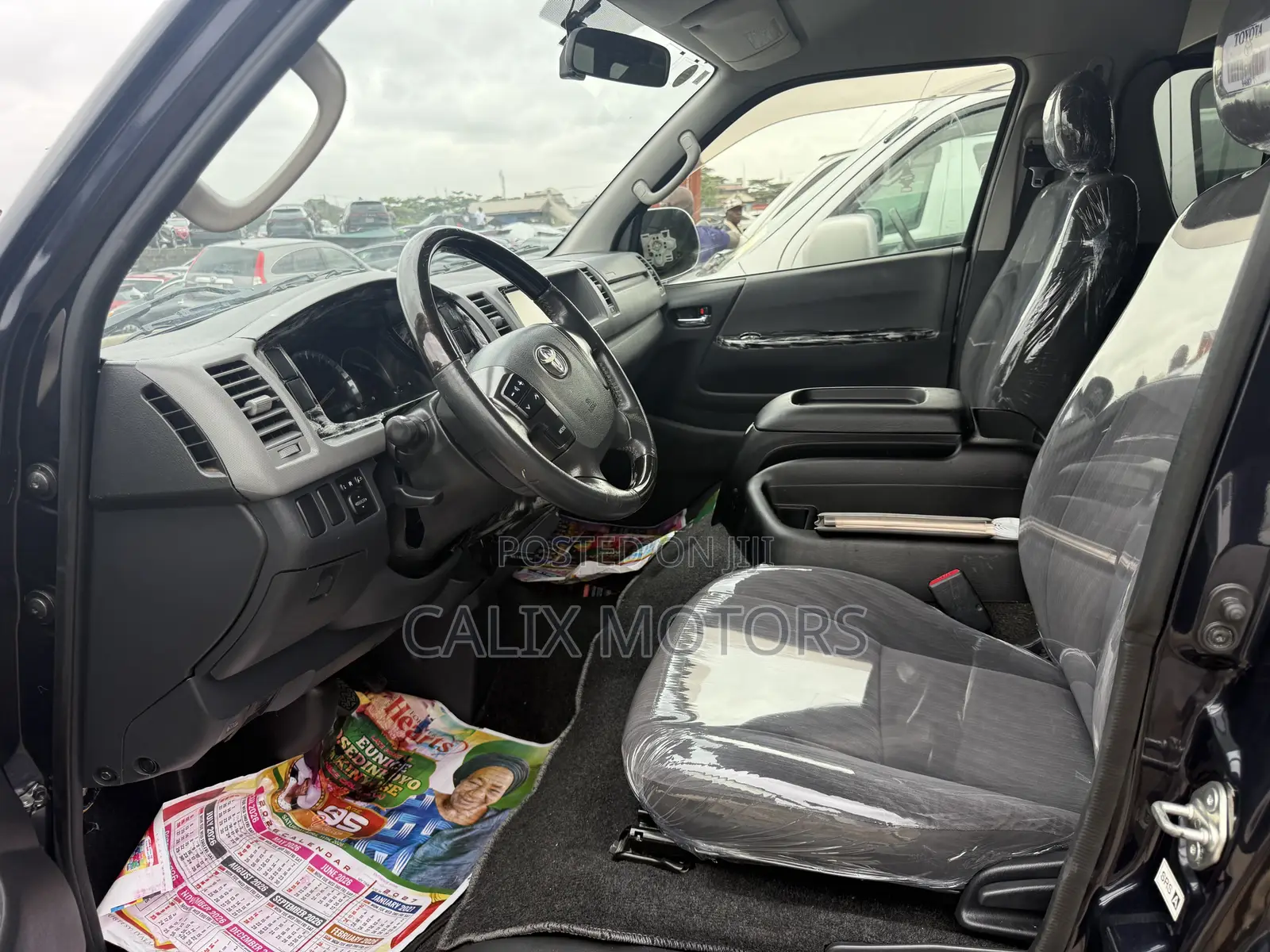 Toyota HiAce 2016 Black