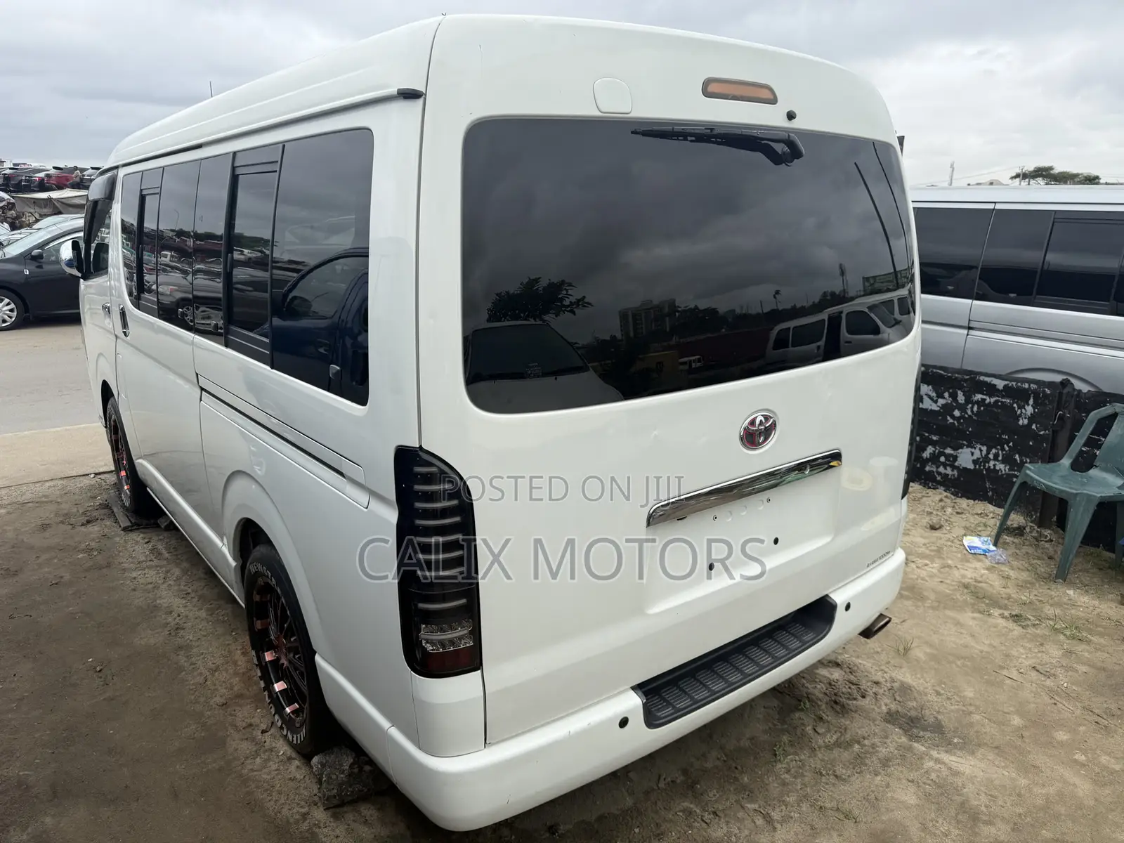 Toyota HiAce 2013 White