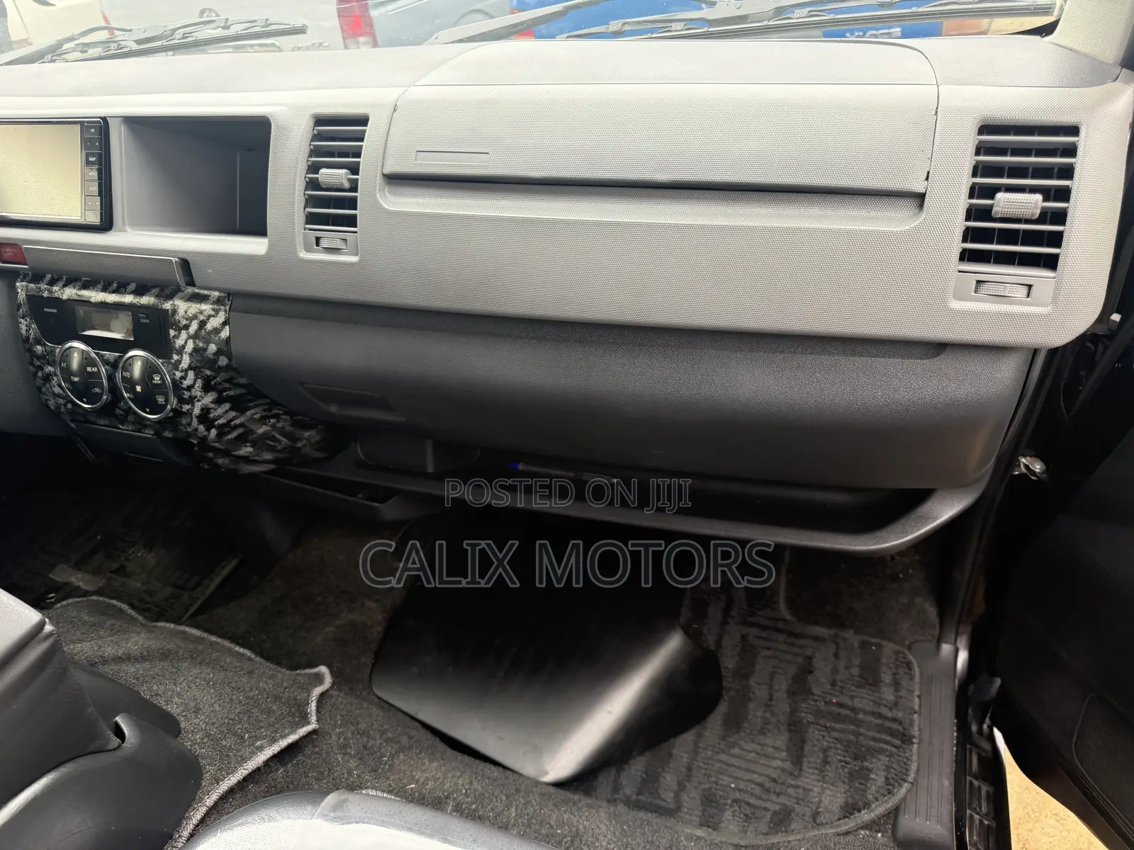 Toyota HiAce 2012 Black