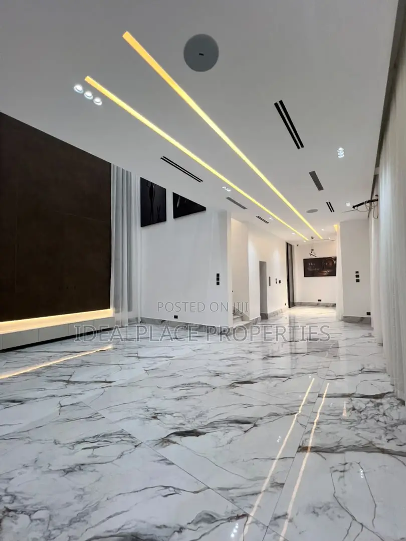 5bdrm Duplex in Osapa london for sale