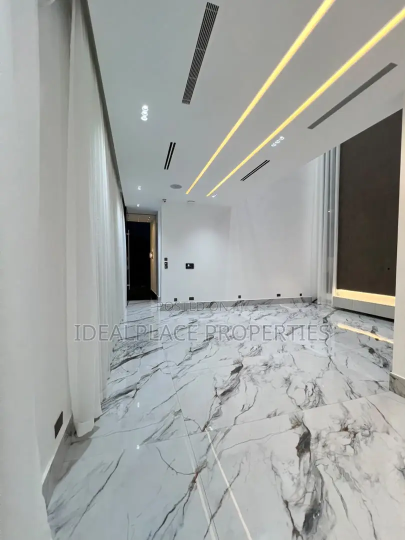 5bdrm Duplex in Osapa london for sale