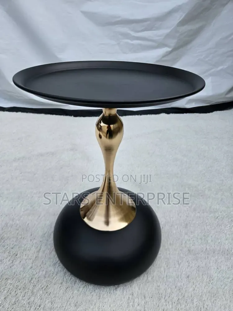 Corner Table / Modern Side Table