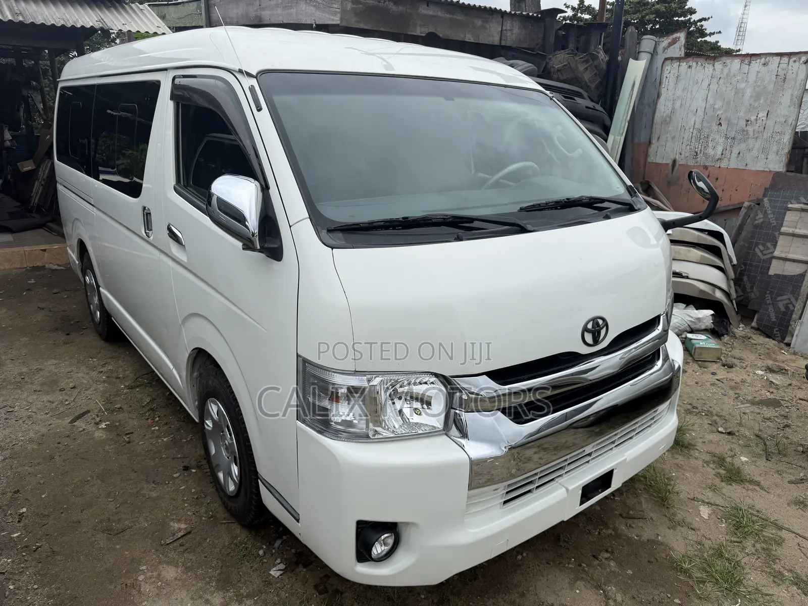 Toyota HiAce 2014 White