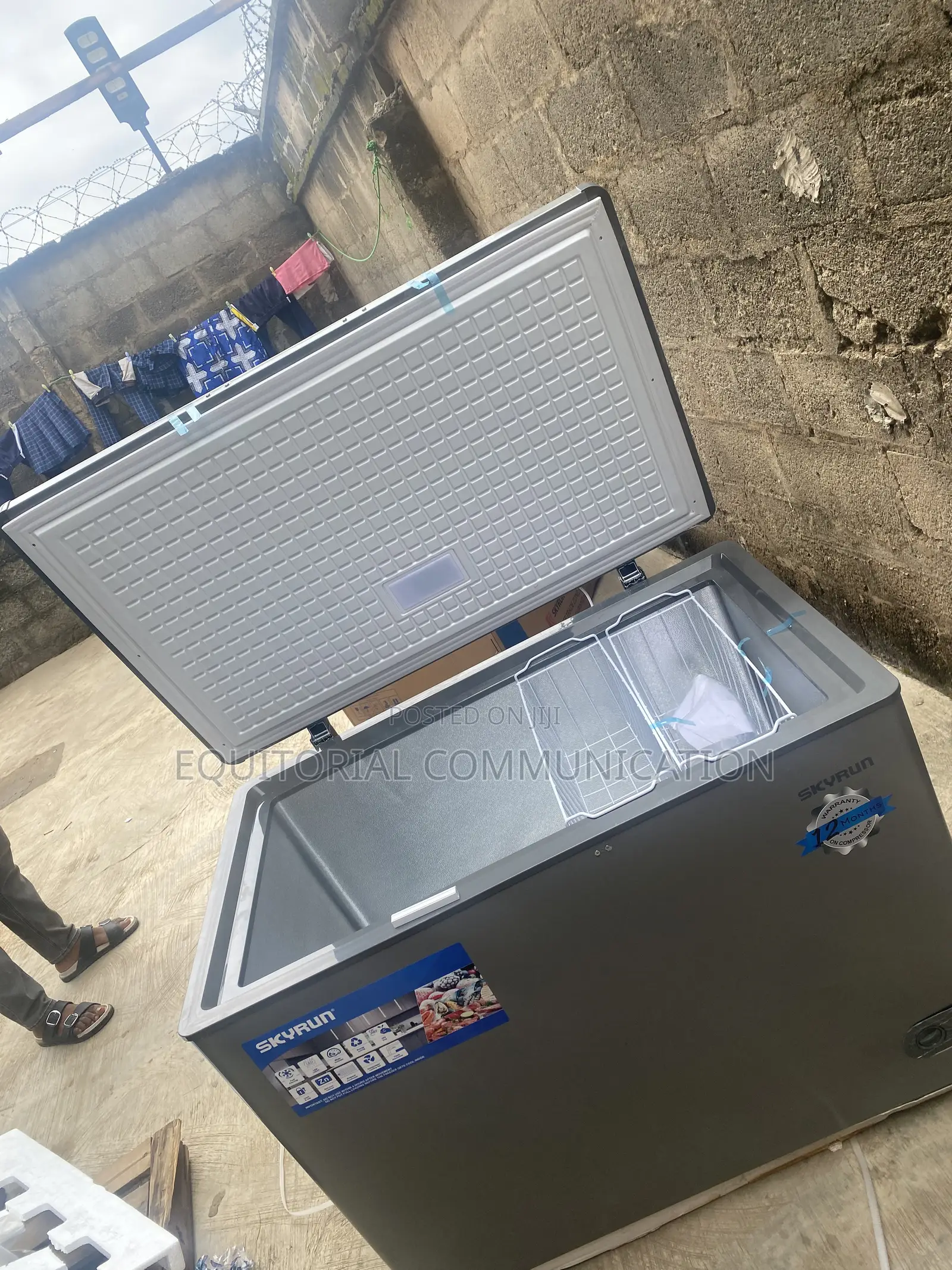 SKYRUN 300L Food Storage Chest Freezer