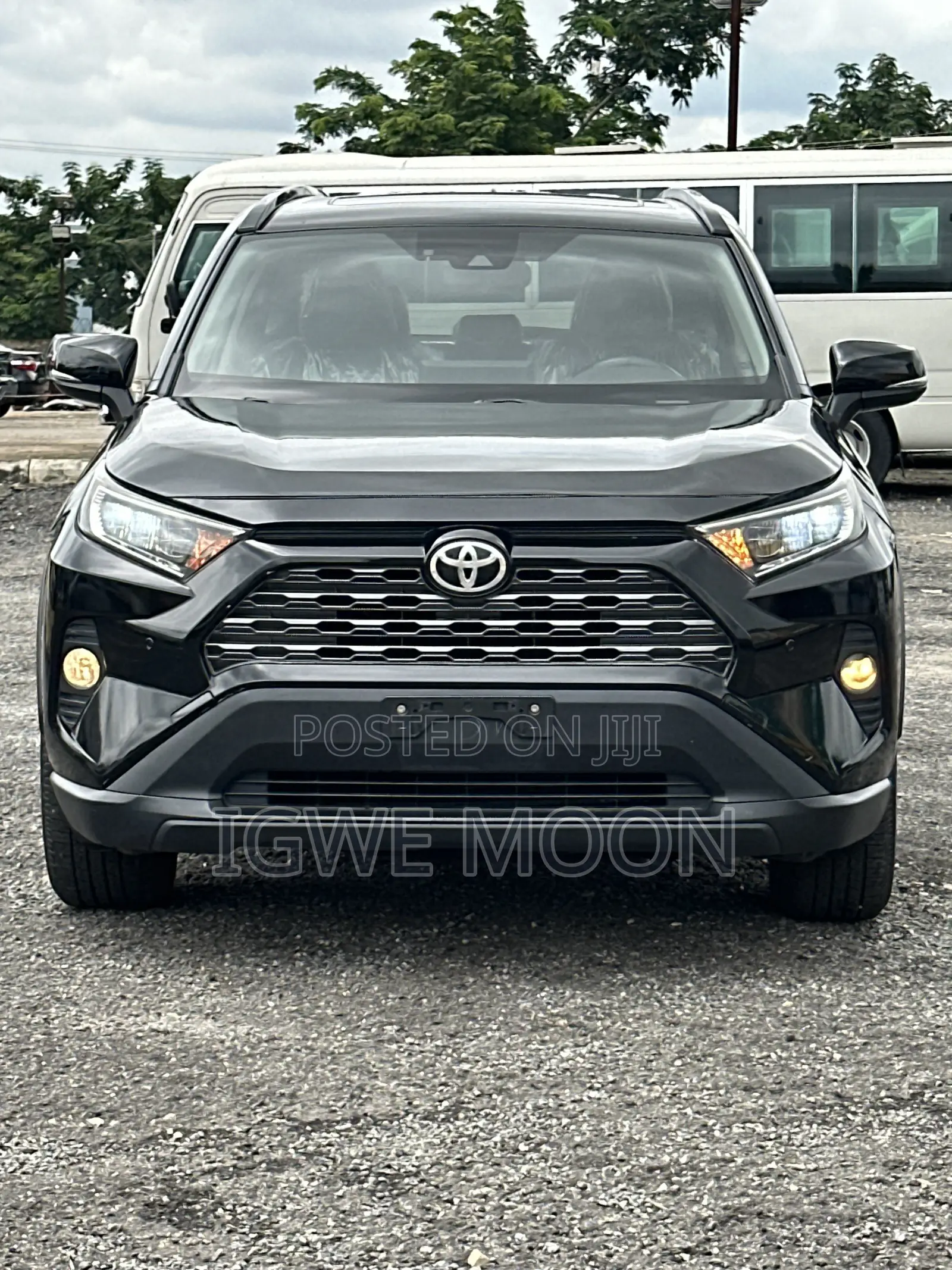 Toyota RAV4 XLE AWD 2019 Black