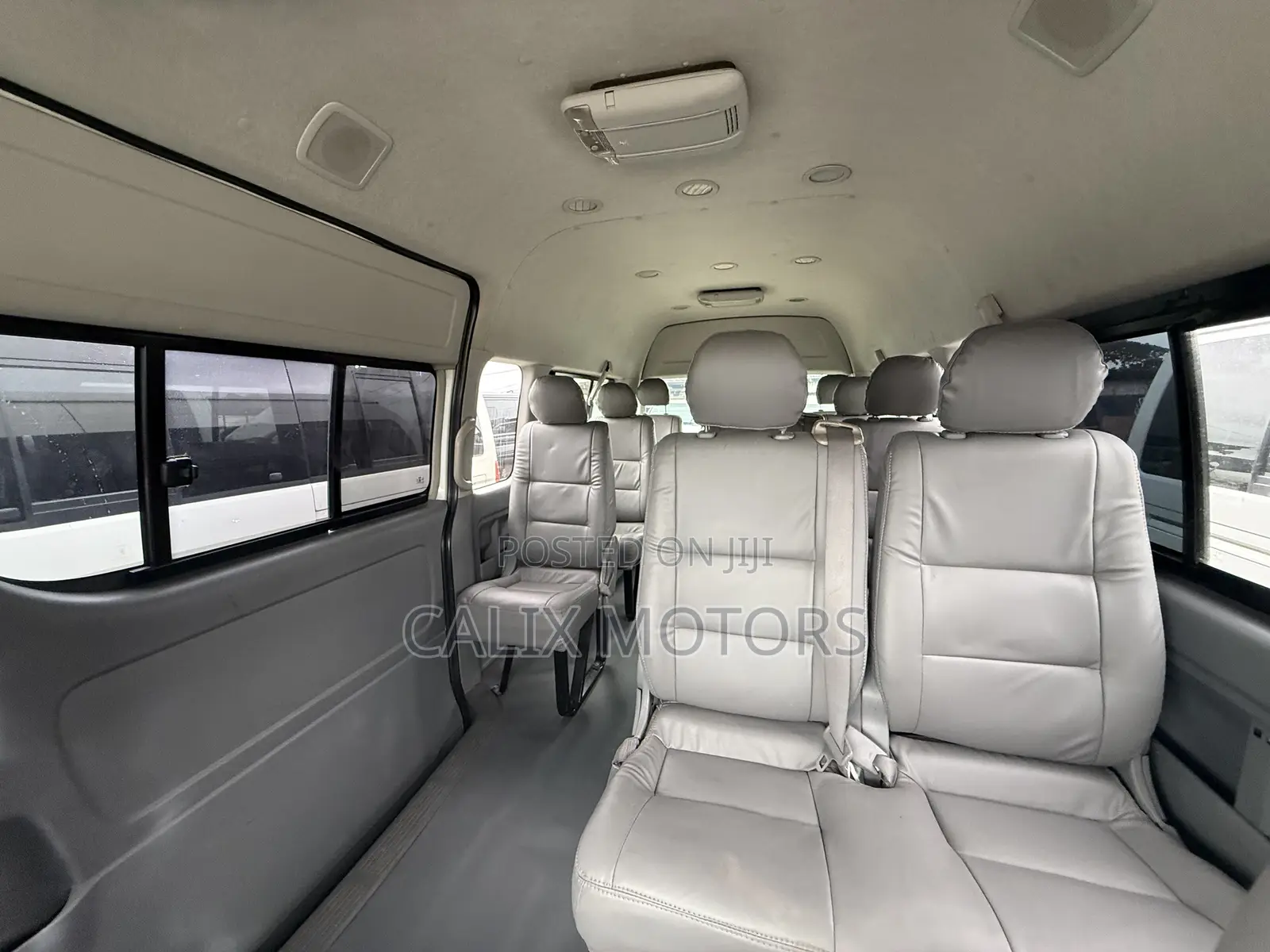 Toyota HiAce 2015 White