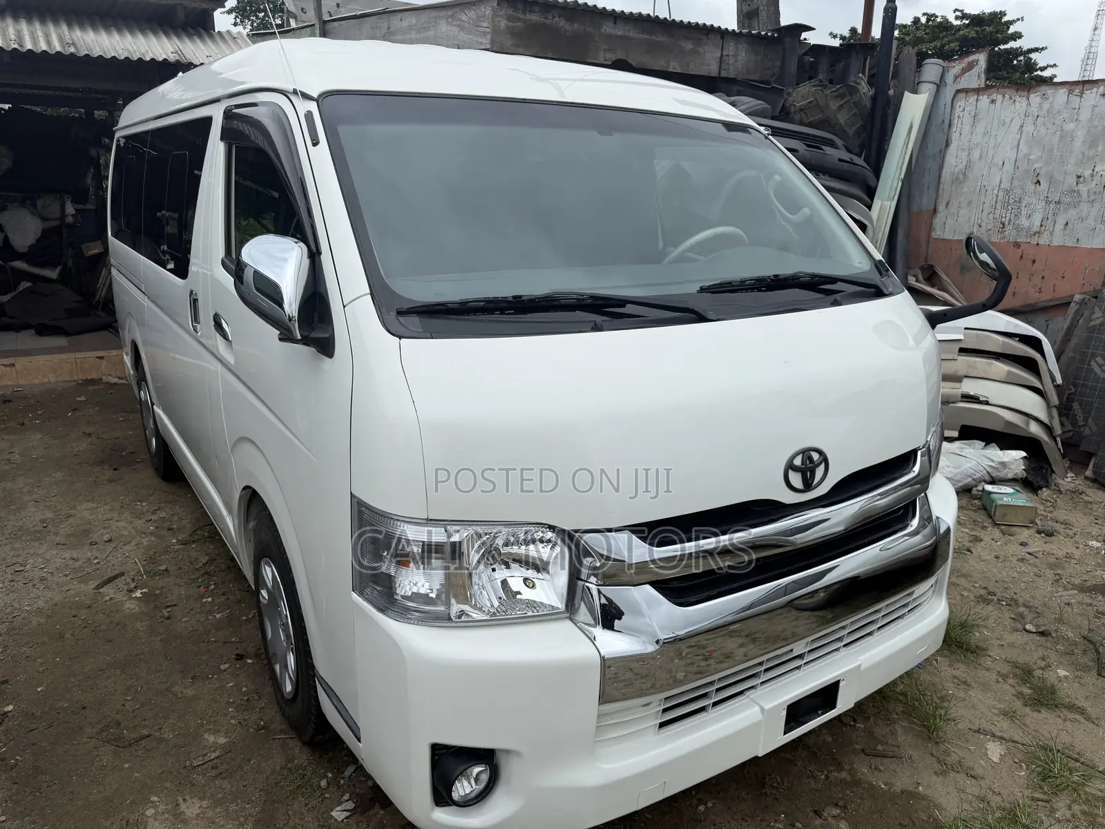 Toyota HiAce 2015 White