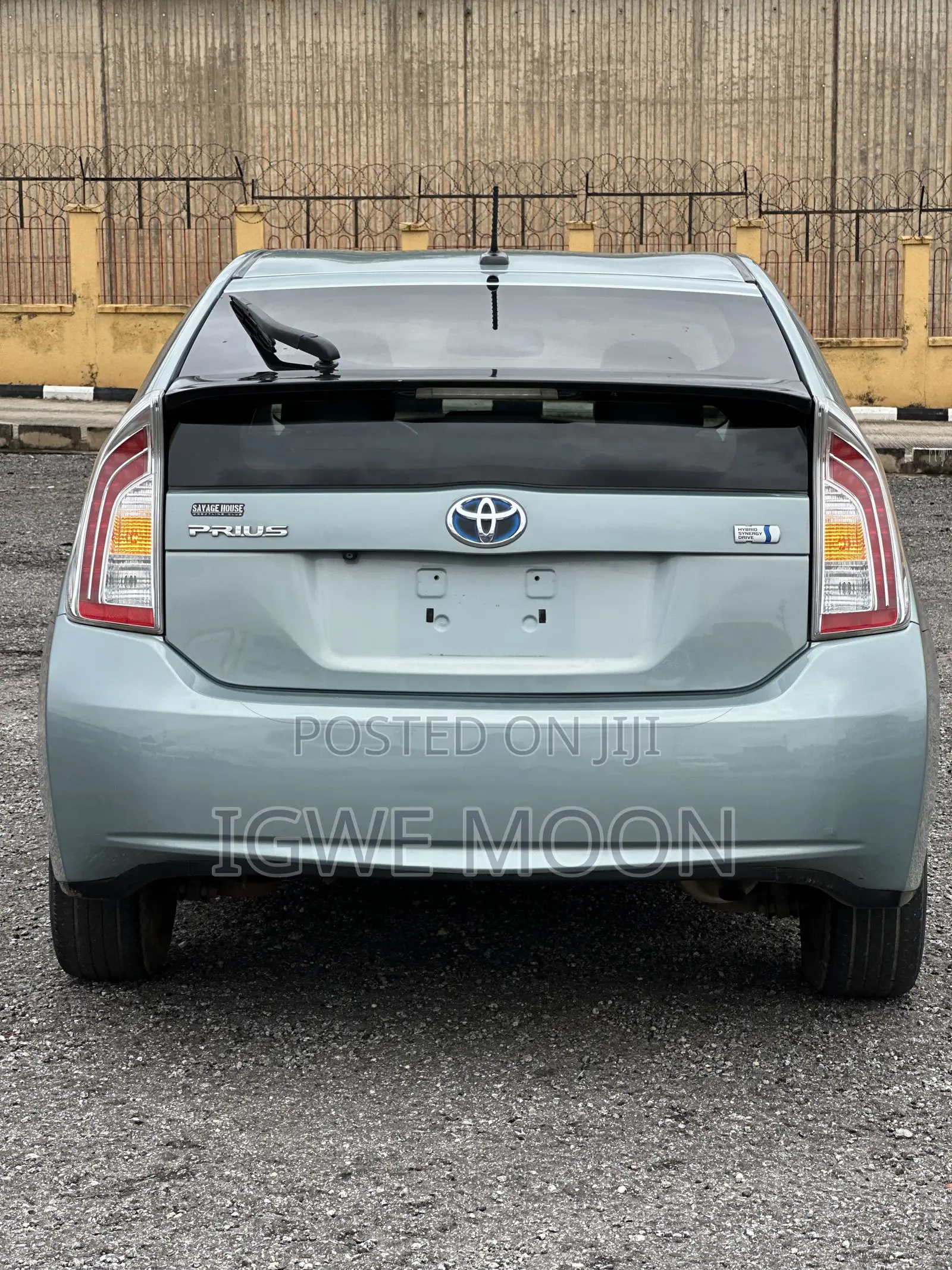Toyota Prius Five 4dr Hatchback (1.8L 4cyl gas/electric hybrid CVT)