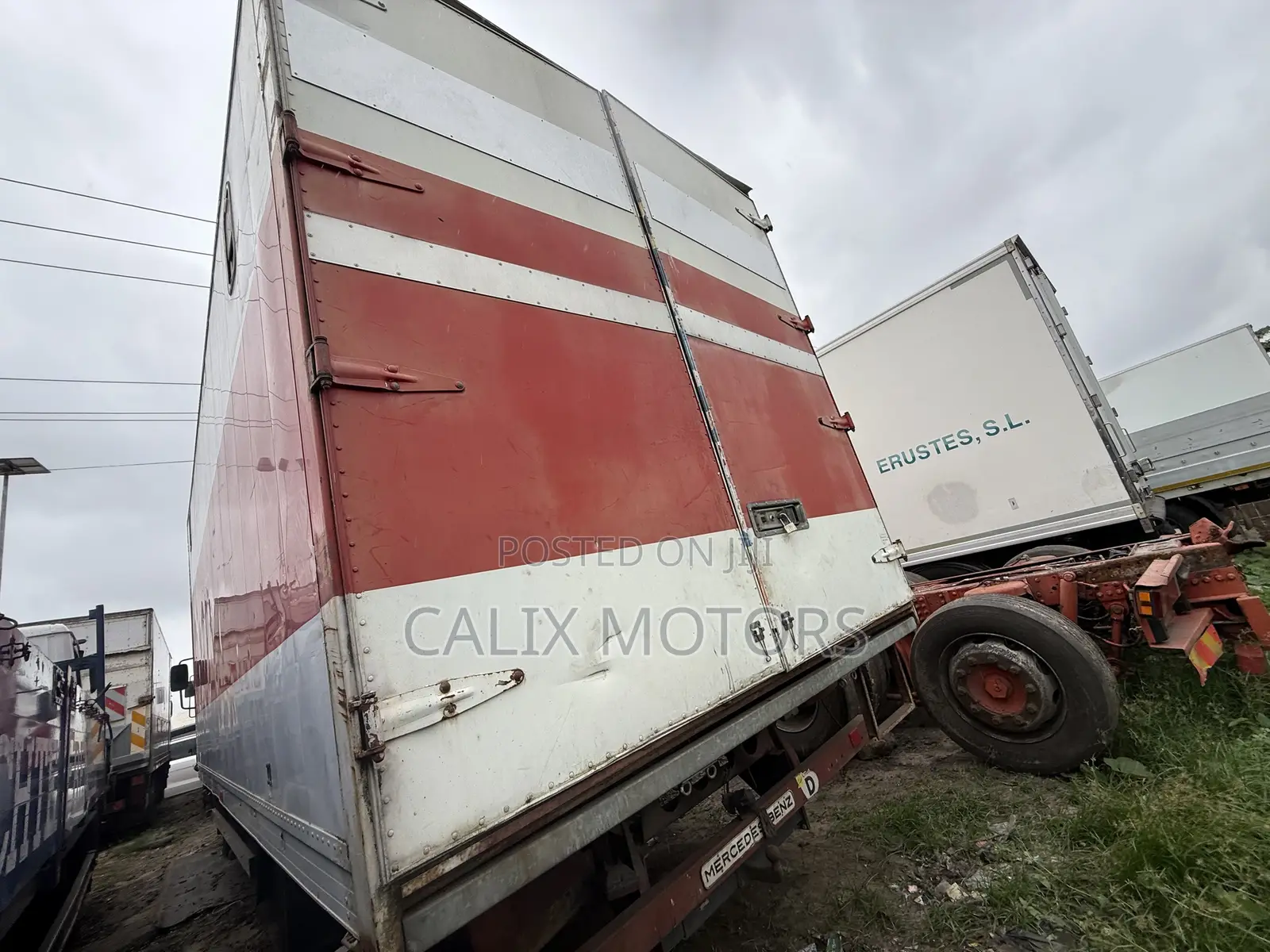 Foreign Used Mercedes Benz 814 Haulage Truck.
