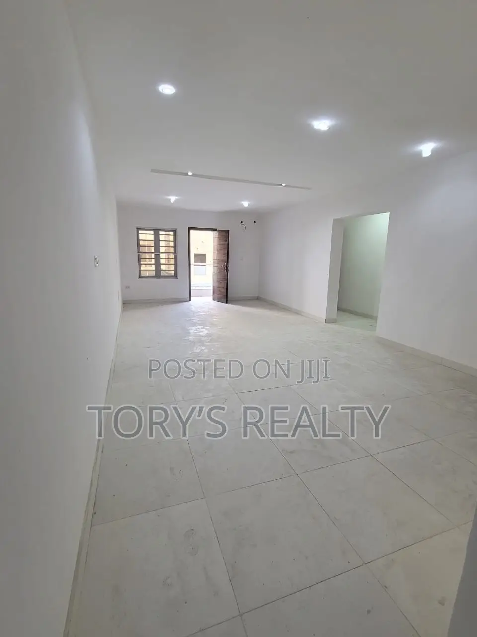 2bdrm Apartment in Lekki Phase 1 for rent