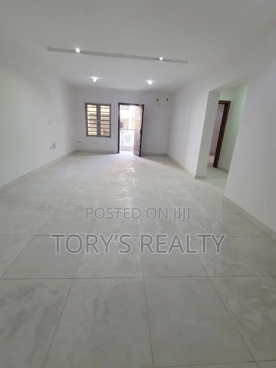 2bdrm Apartment in Lekki Phase 1 for rent