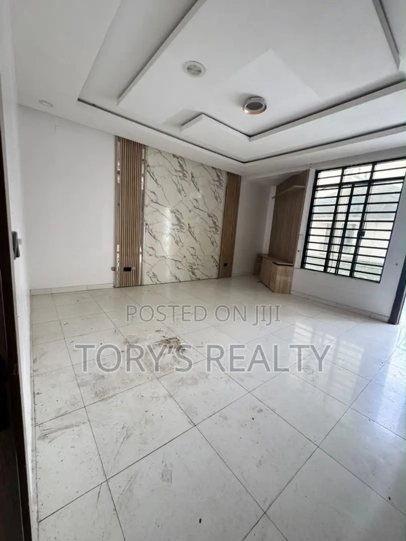 4bdrm Duplex in Lekki Phase 2 for sale