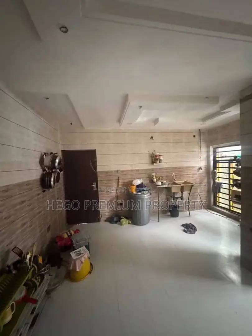 6bdrm Duplex in Mercy Land Extension, Obio-Akpor for sale
