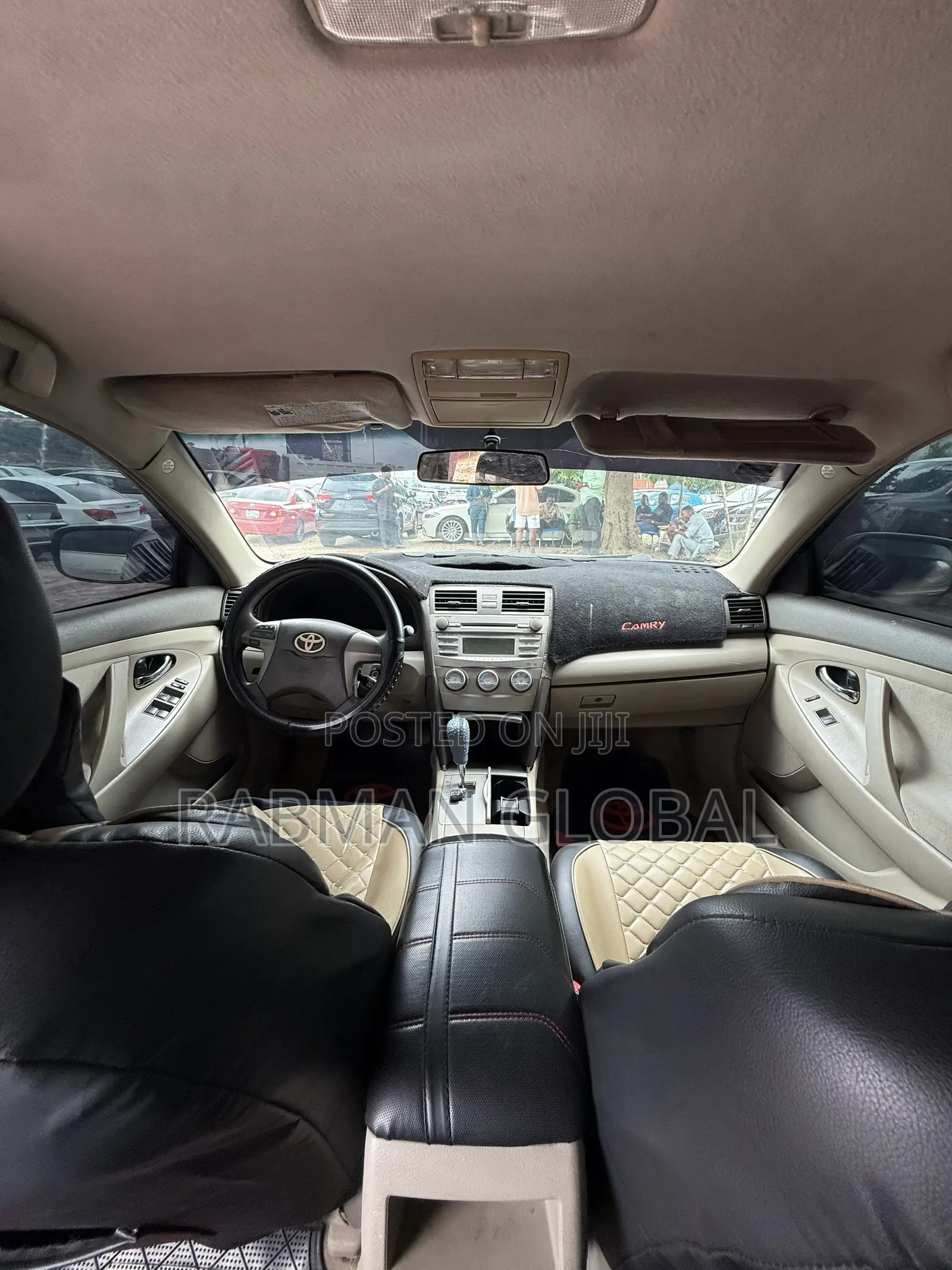 Toyota Camry LE 4dr Sedan (2.5L 4cyl 6A) 2011 Gold
