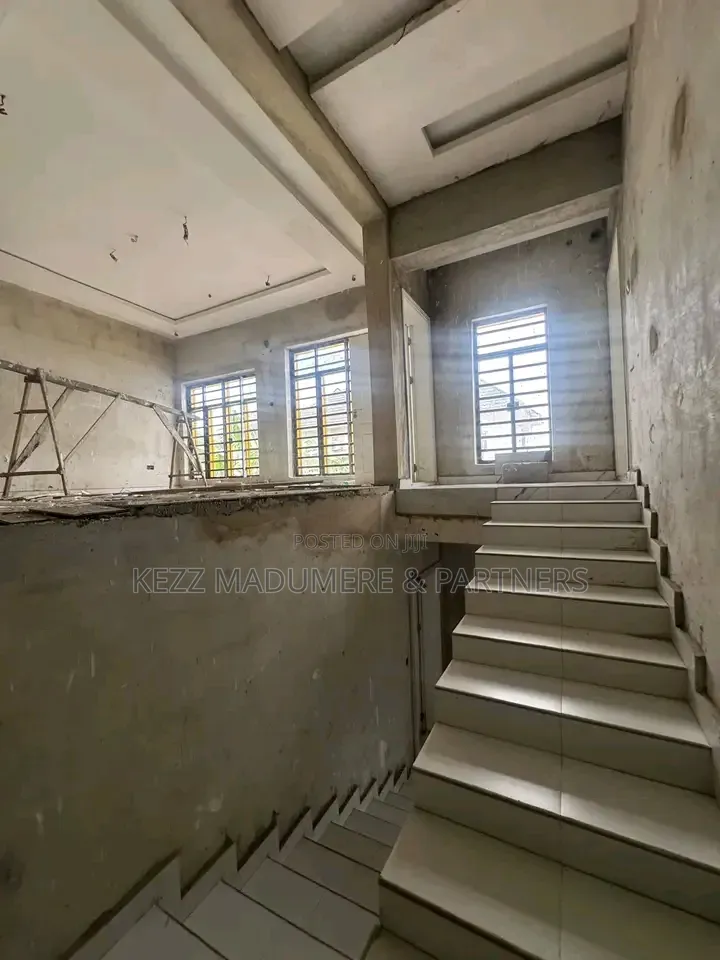 6bdrm Duplex in Mercyland Extension, Rumuigbo for sale