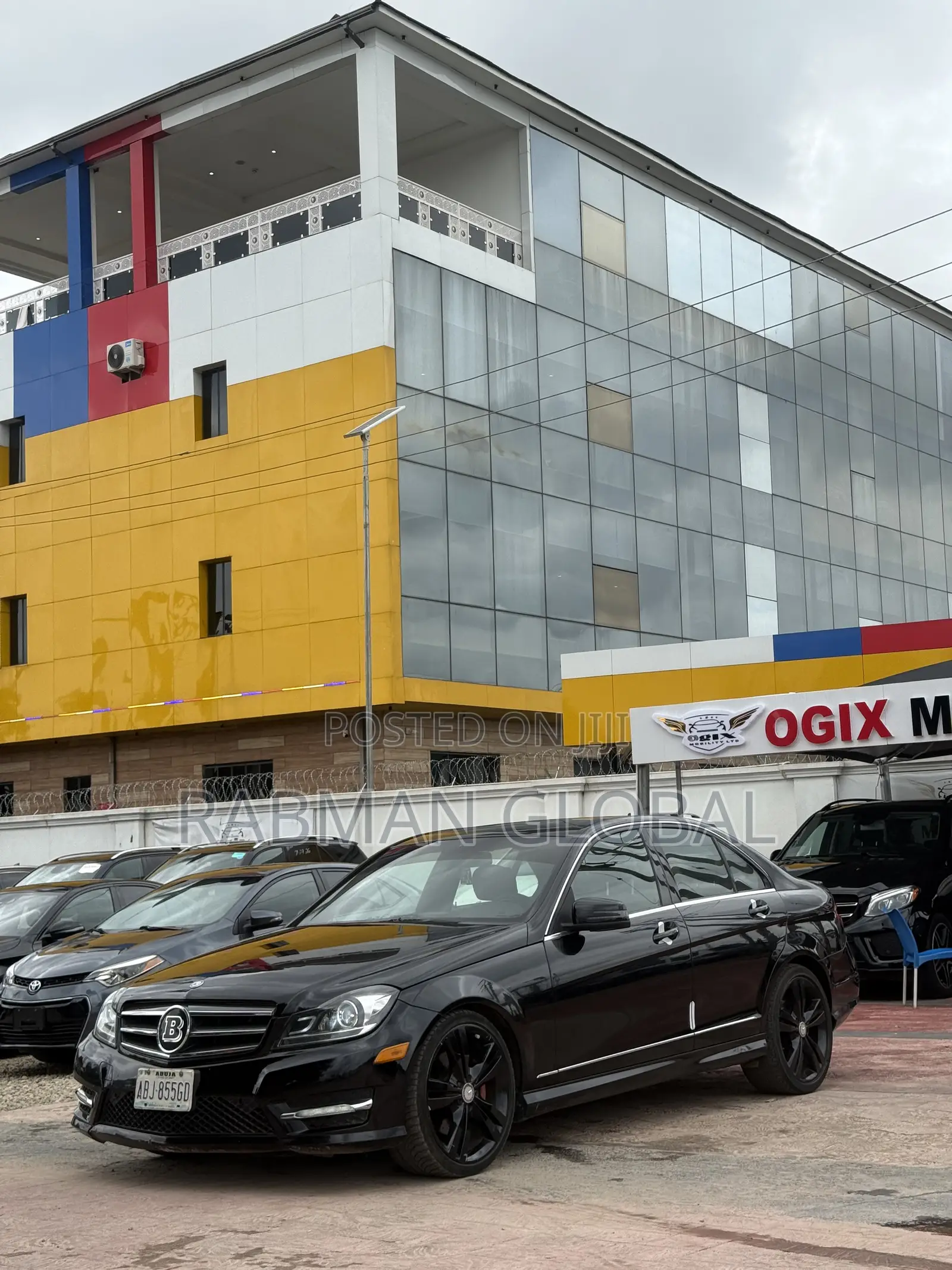 Mercedes-Benz C300 Luxury Sedan RWD (3.0L 6cyl 7A) 2010 Black