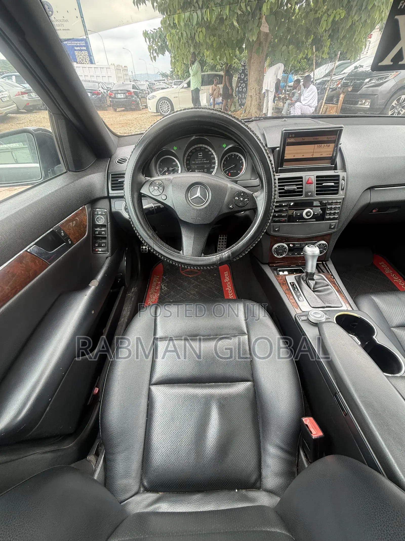 Mercedes-Benz C300 Luxury Sedan RWD (3.0L 6cyl 7A) 2010 Black