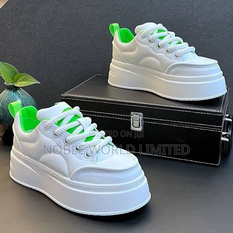 White With a Touch of Green Sneakers CK 8h