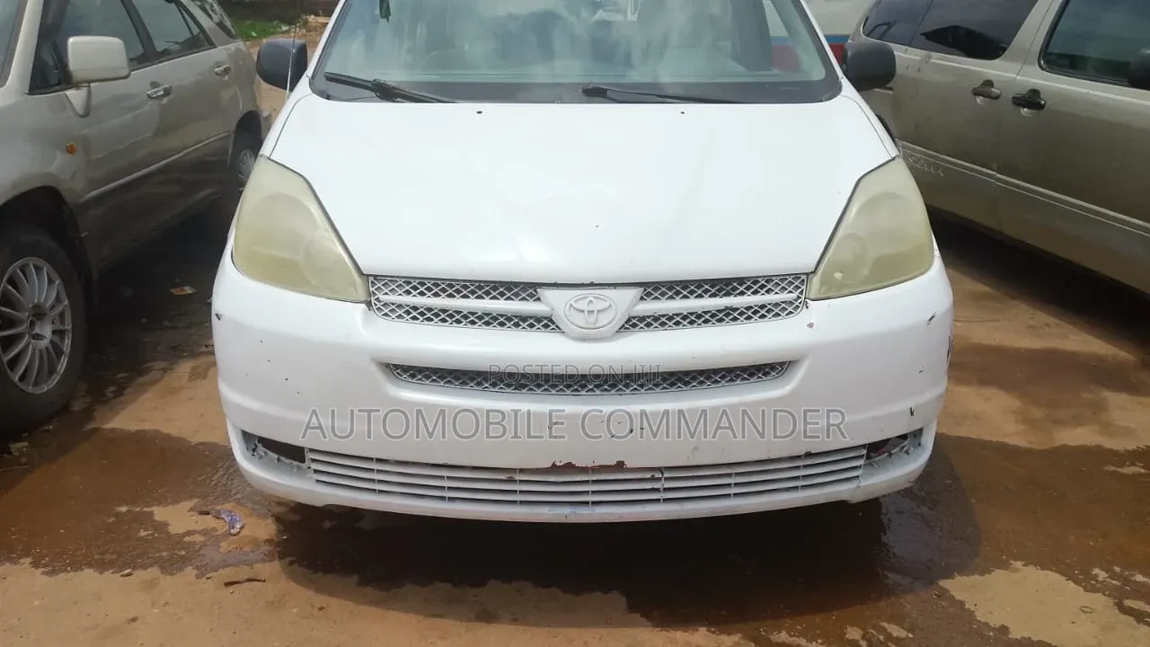 Toyota Sienna CE FWD 2006 White