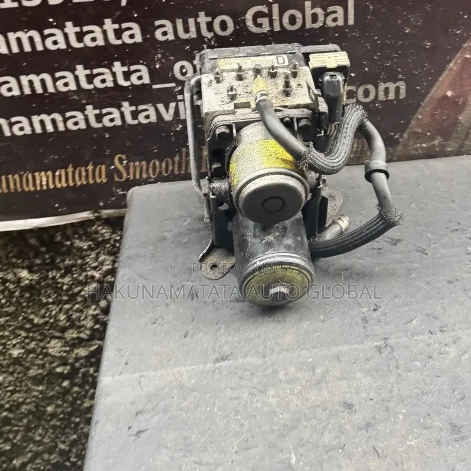 Toyota Highlander Hybrid ABS Unit, 2006–2010