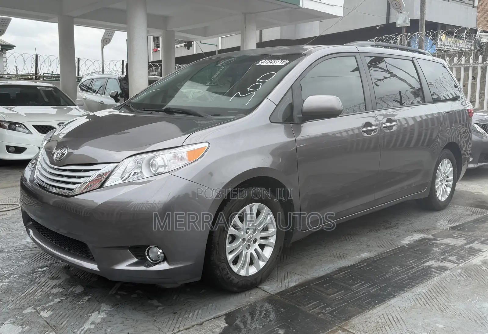 Toyota Sienna XLE 8 Passenger (3.5L 6cyl 6A) 2016 Gray
