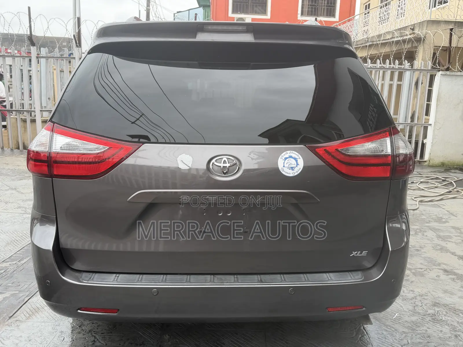 Toyota Sienna XLE 8 Passenger (3.5L 6cyl 6A) 2016 Gray