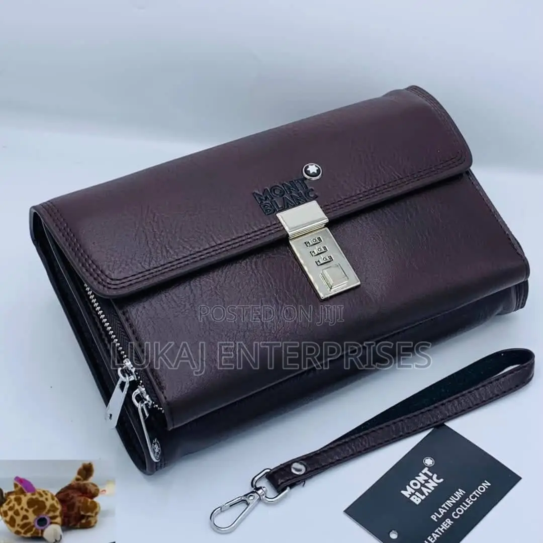 Montblanc Luxury Pose