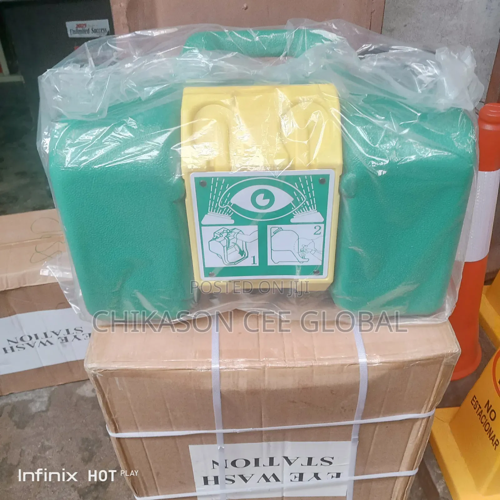30 Liters of Vaultex Eye Wash Station