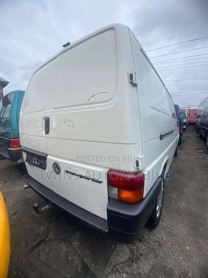 Volkswagen Transporter 2003 White