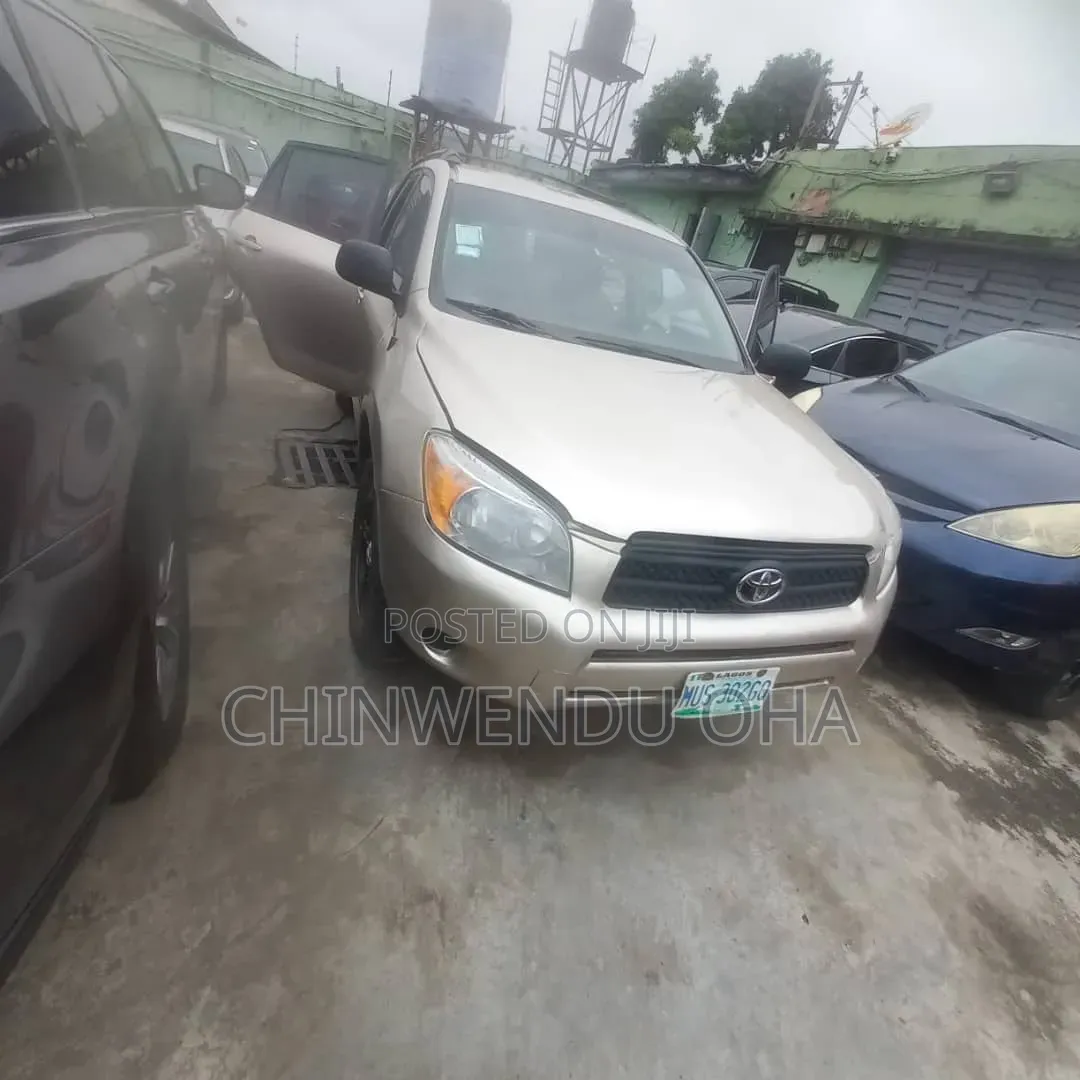 Toyota RAV4 2007 Gold