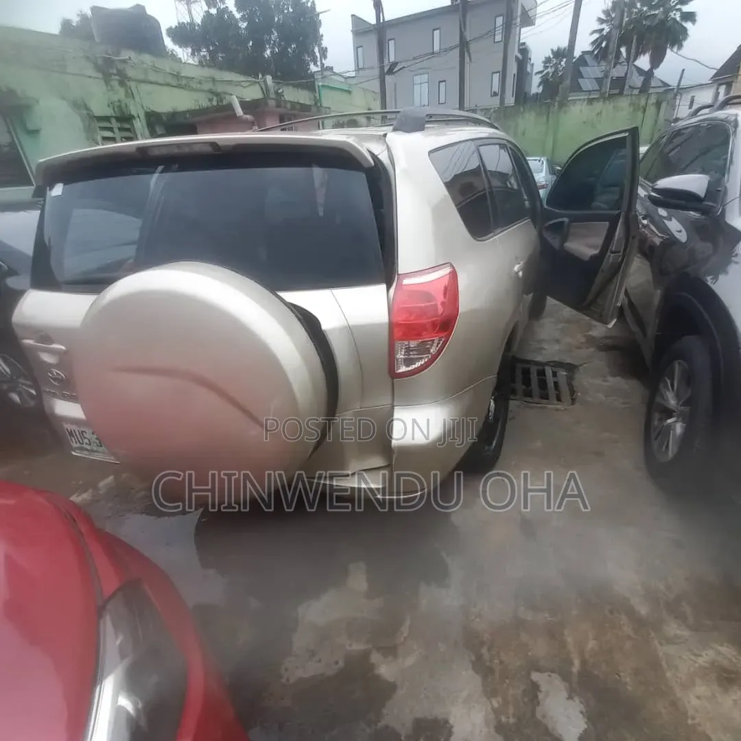 Toyota RAV4 2007 Gold