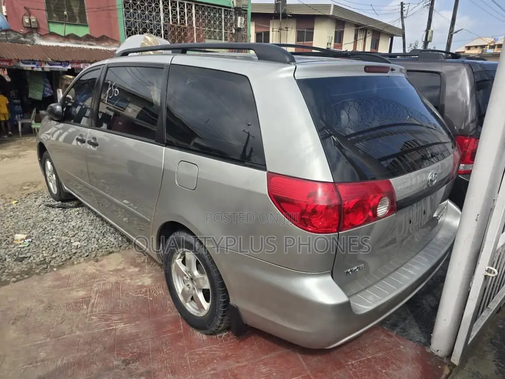 Toyota Sienna 2008 Beige