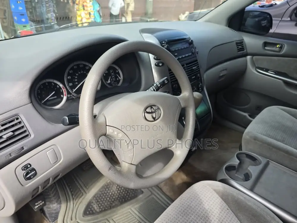 Toyota Sienna 2008 Beige