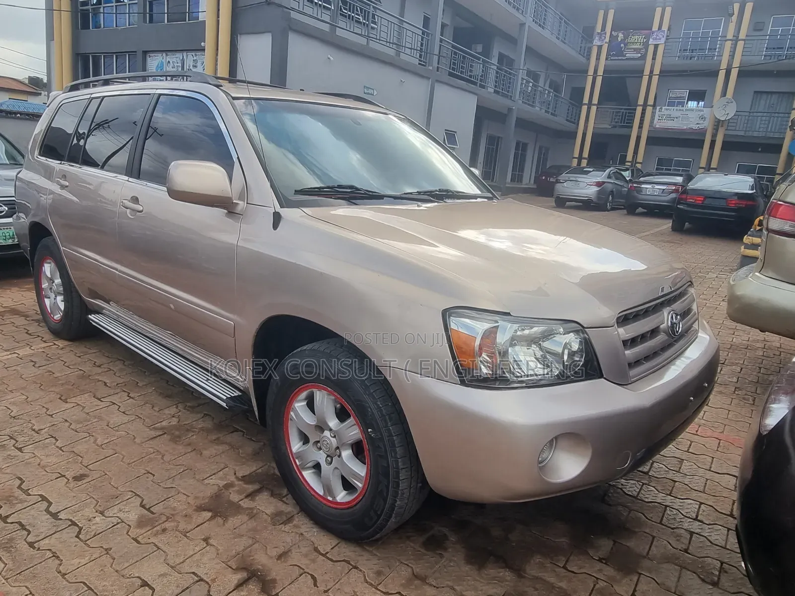 Toyota Highlander Base AWD 2004 Gold