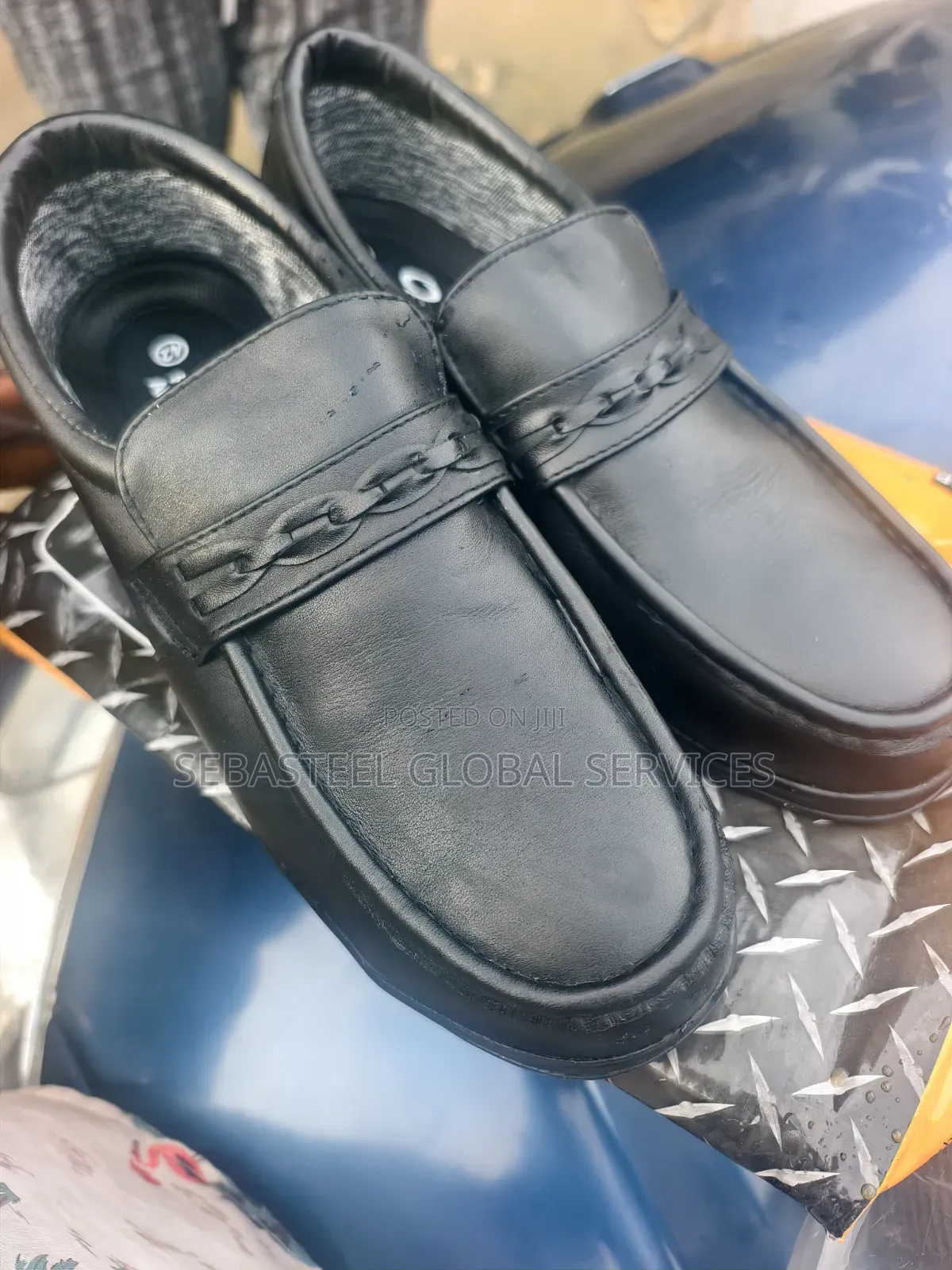 Region Safety Shoe/ Semi Red Wings