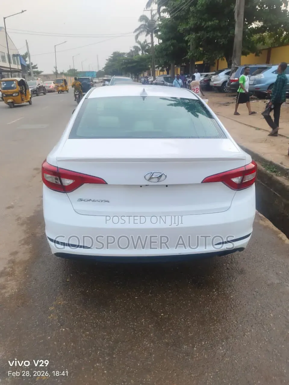 Hyundai Sonata Base Sedan FWD (2.4L 4cyl 6A) 2016 White