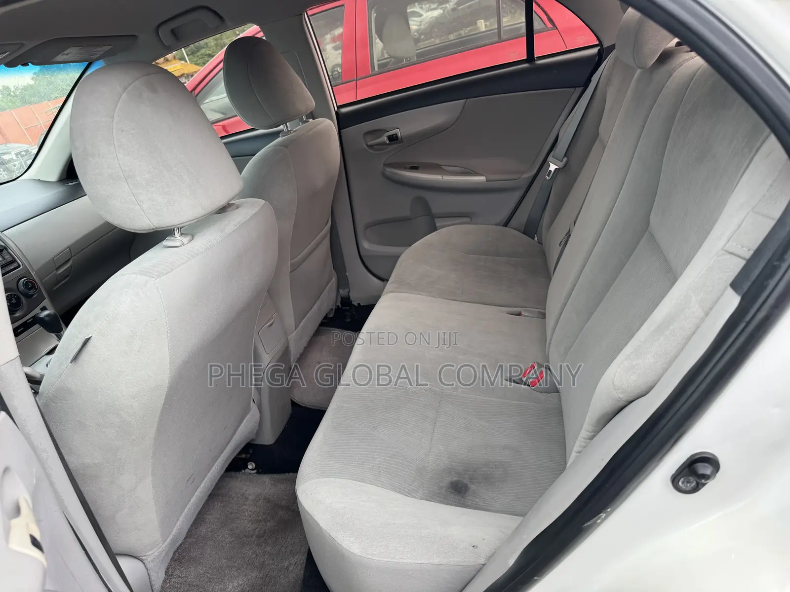 Toyota Corolla LE 4dr Sedan (1.8L 4cyl 4A) 2012 White