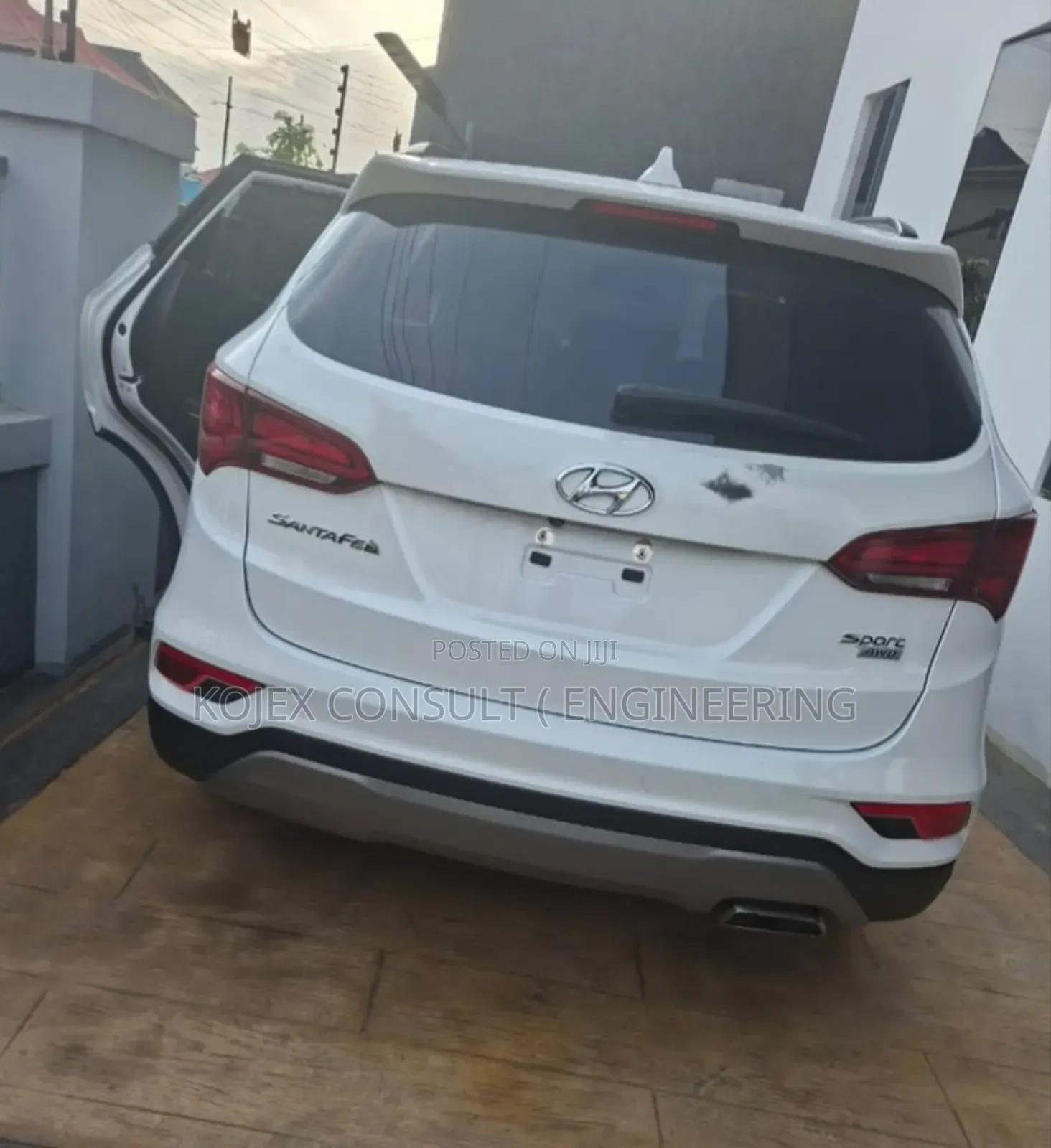 Hyundai Santa Fe SE AWD 2017 White