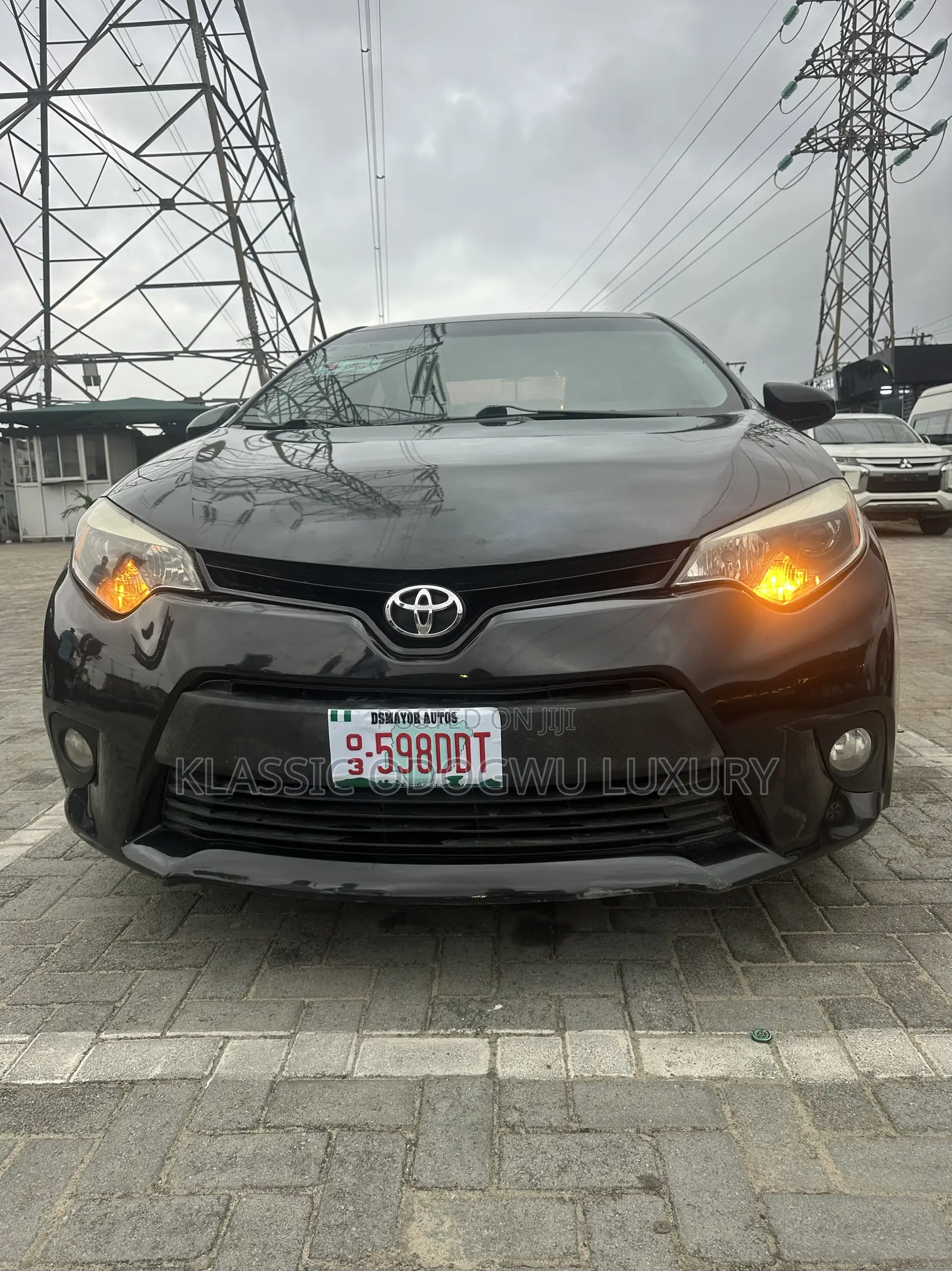 Toyota Corolla LE Premium 4dr Sedan (1.8L 4cyl CVT) 2014 Black