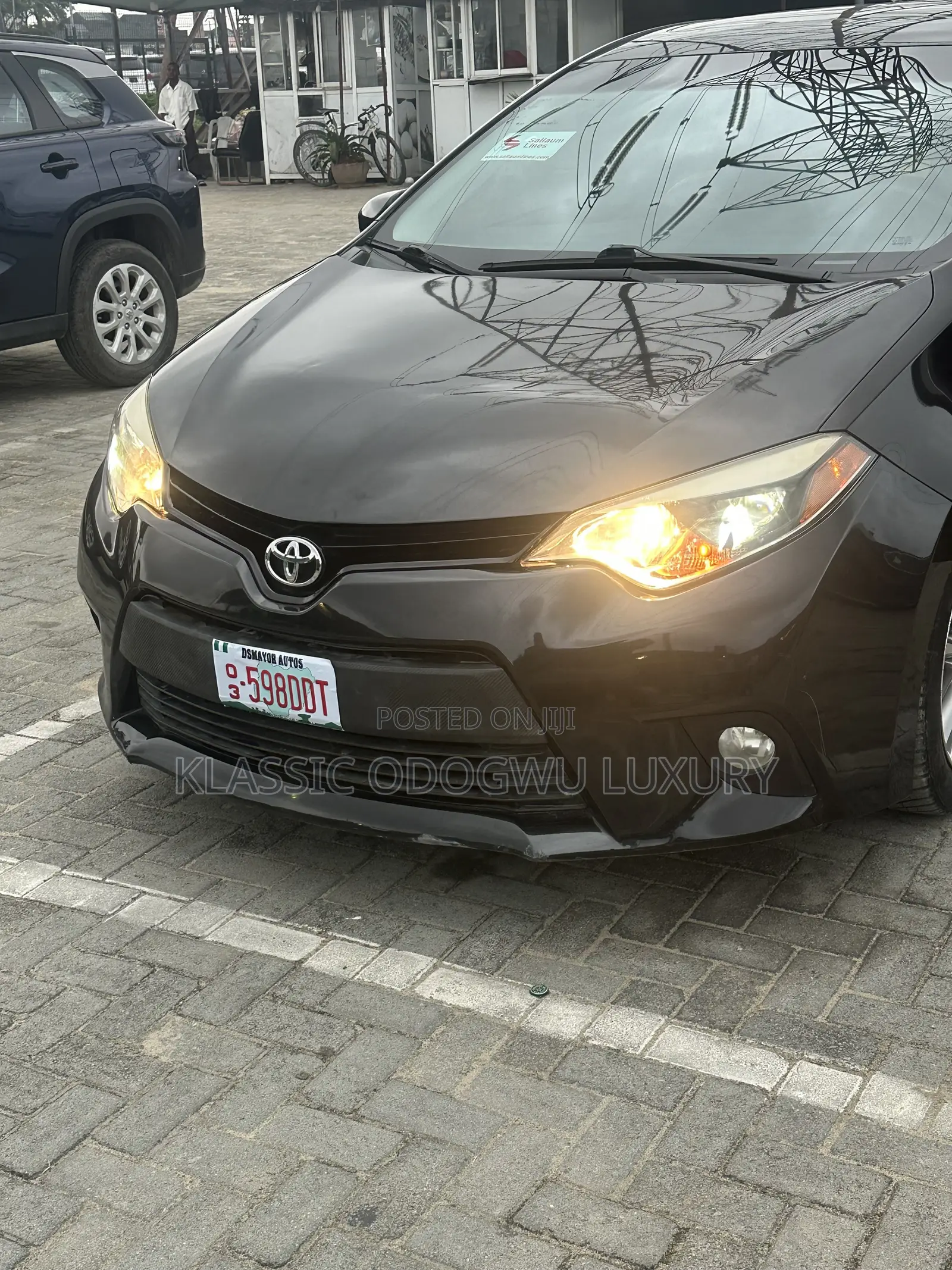 Toyota Corolla LE Premium 4dr Sedan (1.8L 4cyl CVT) 2014 Black