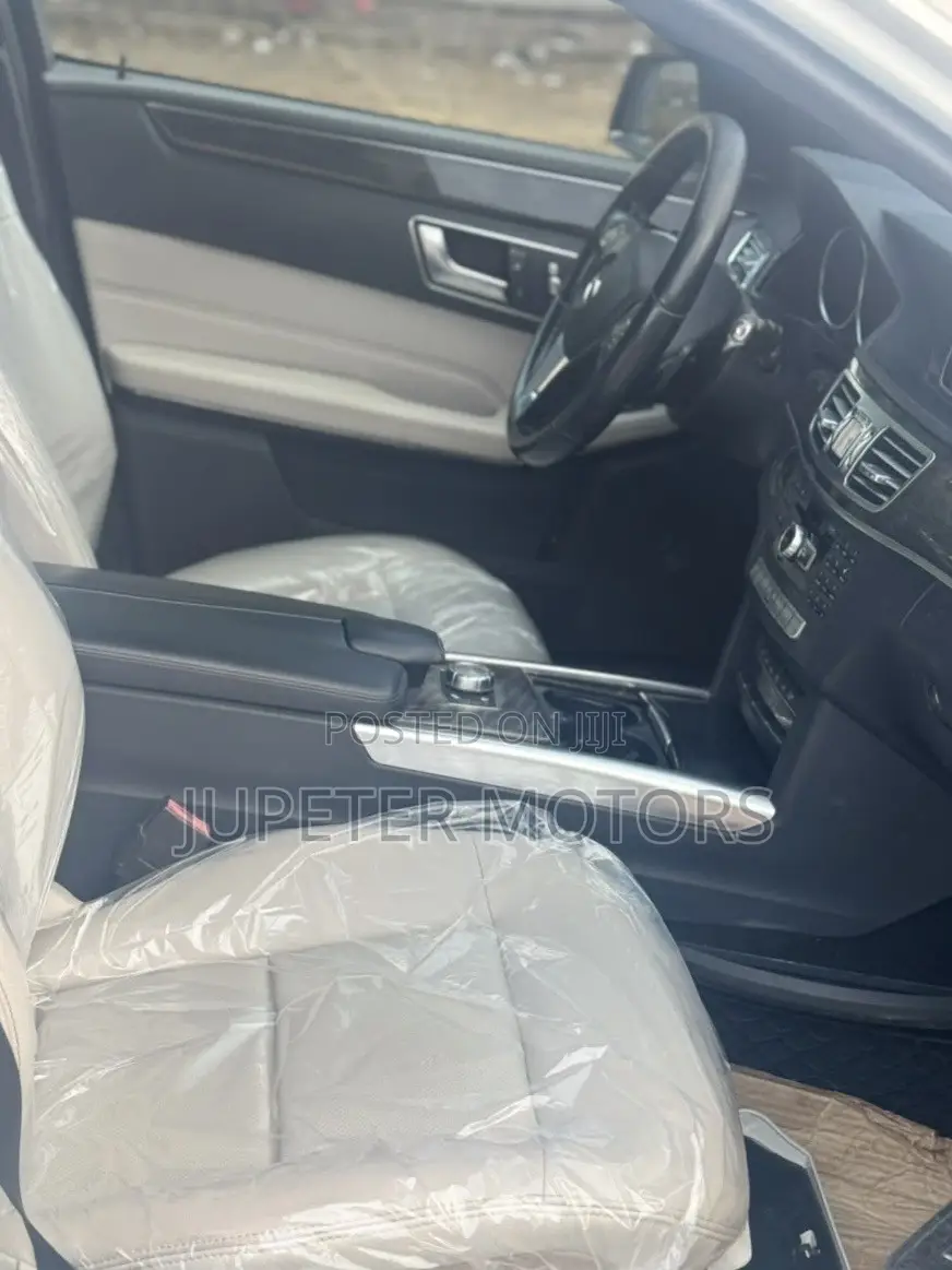 Mercedes-Benz E350 Base 4Matic Sedan AWD (3.5L 6cyl 7A) 2014 White