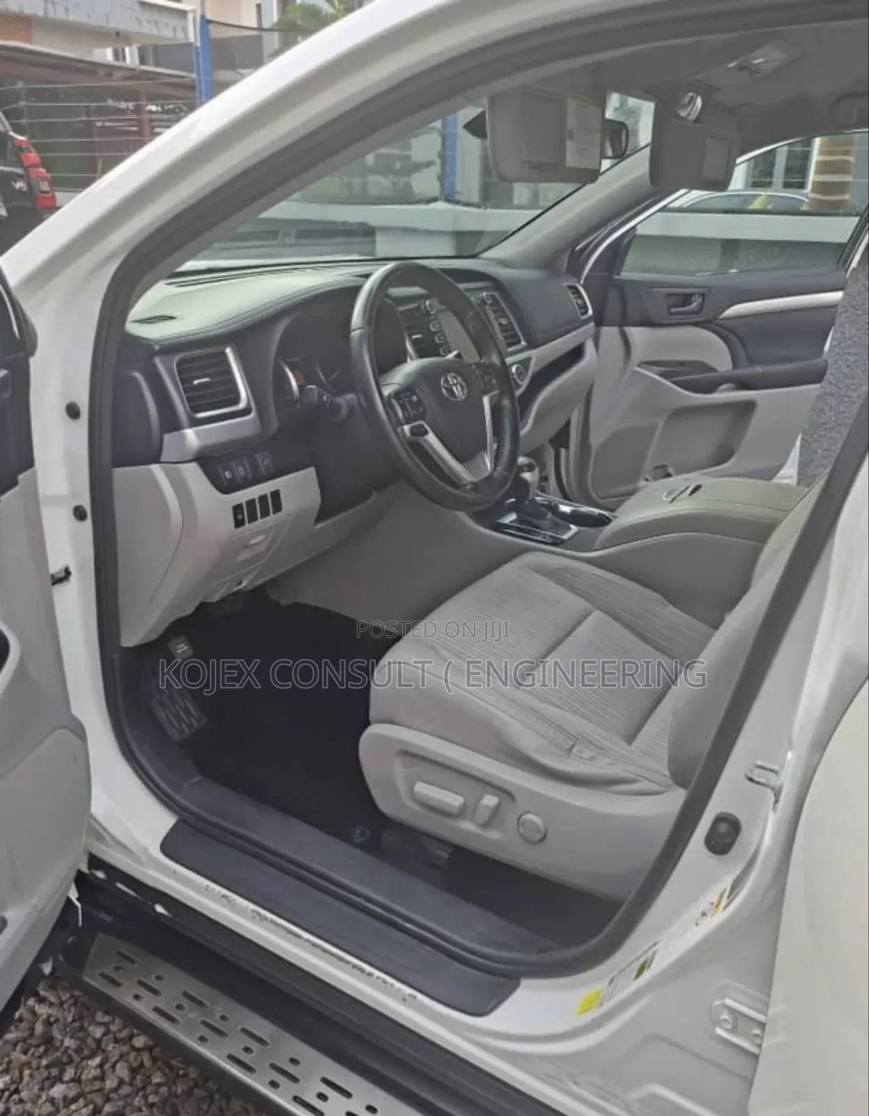 Toyota Highlander LE 4x4 V6 (3.5L 6cyl 8A) 2017 White