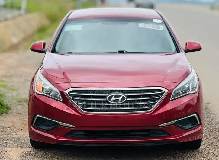 Hyundai Sonata Base Sedan FWD (2.4L 4cyl 6A) 2016 Red
