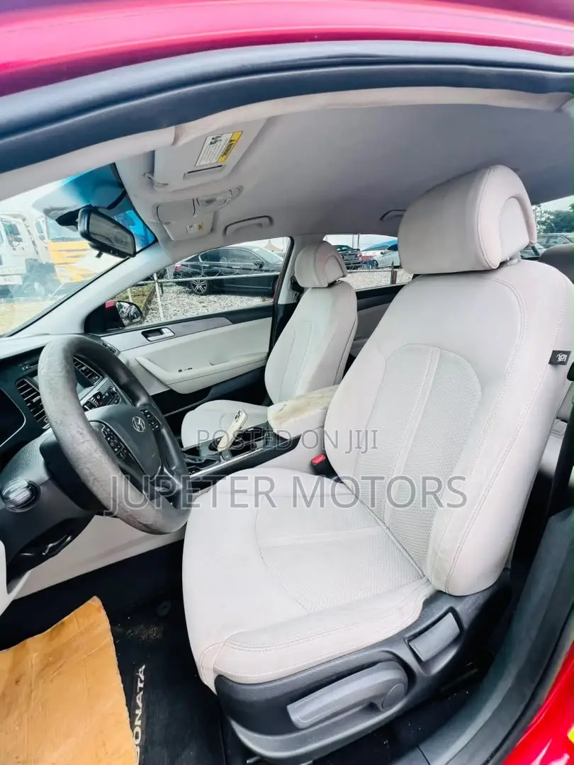 Hyundai Sonata Base Sedan FWD (2.4L 4cyl 6A) 2016 Red