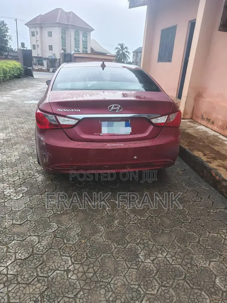 Hyundai Sonata 2011 Red